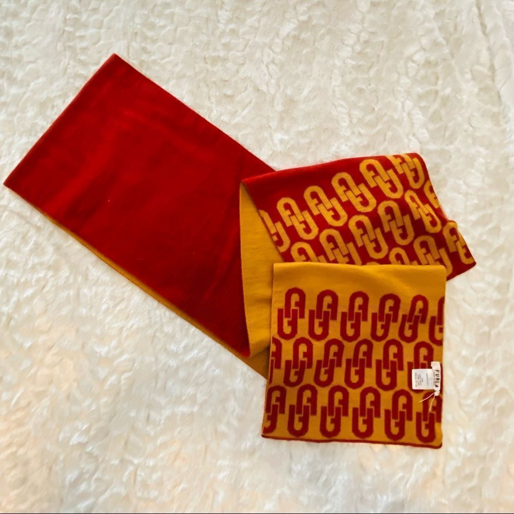 FURLA Wool Blend Link Design Scarf NWOT